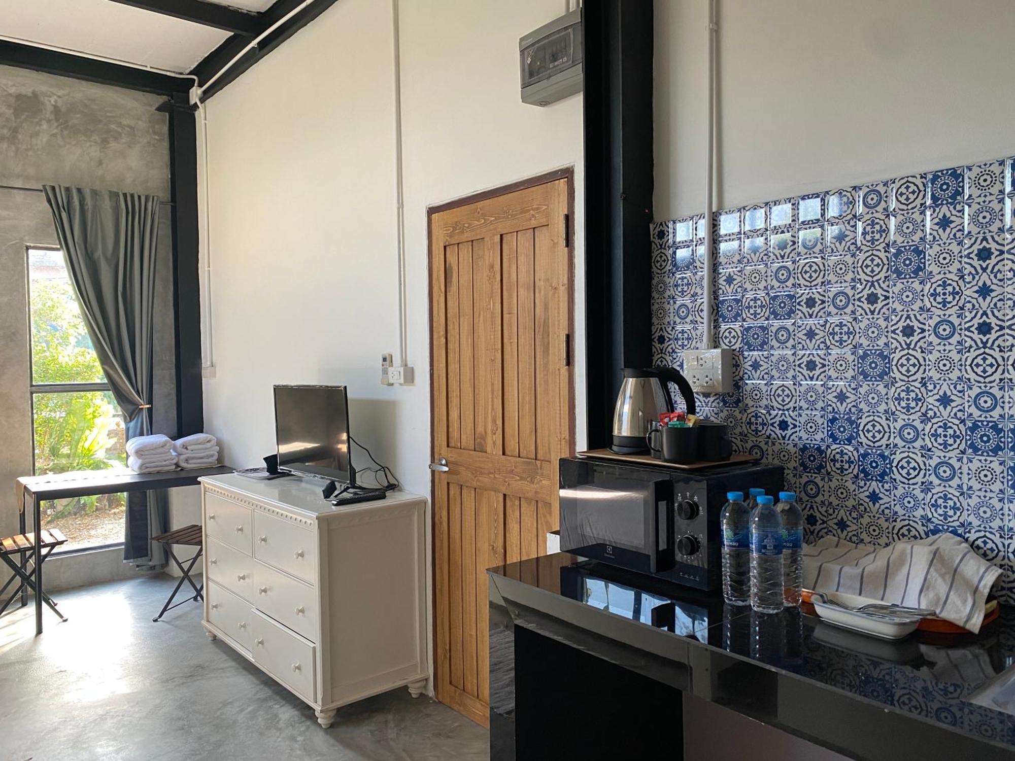 Nokhook House Vandrarhem Trang Exteriör bild
